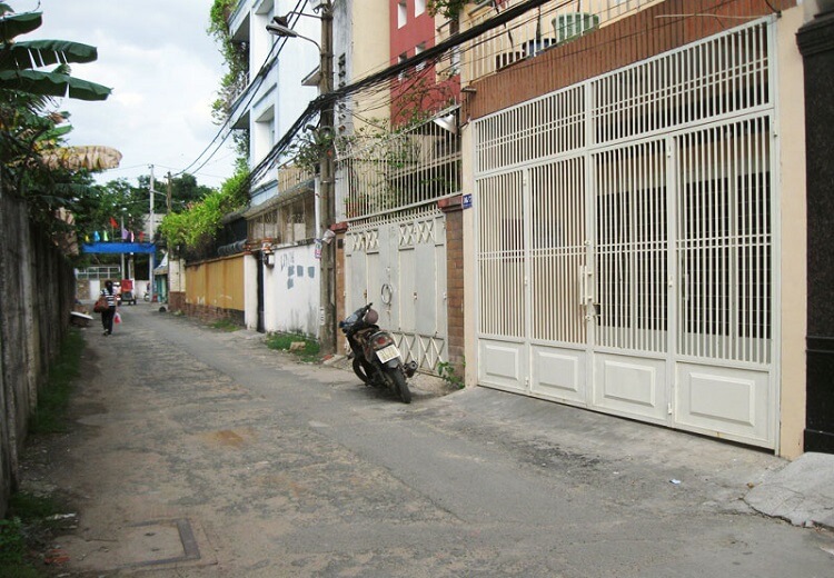 Những lợi ích và rủi ro khi thuê nhà qua môi giới