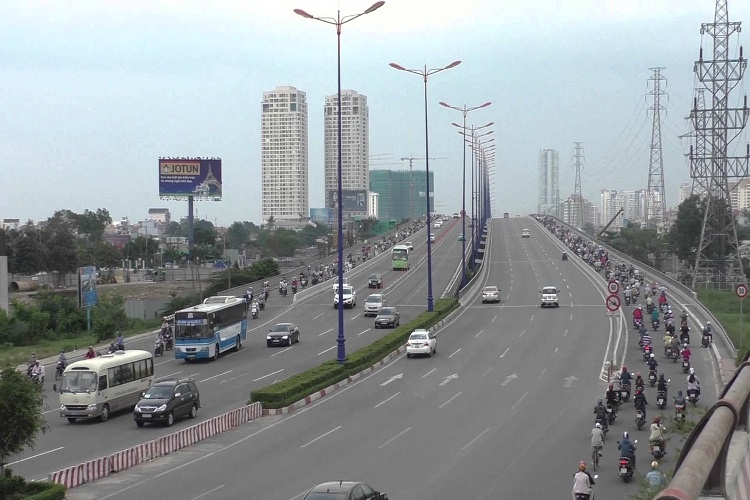 Cầu Sài Gòn, một trong những cây cầu nổi tiếng nối quận Bình Thạnh với Quận 2