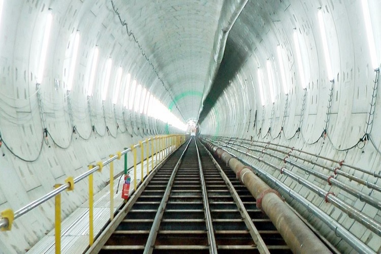Nhánh hầm metro đầu tiên có chiều dài 781m